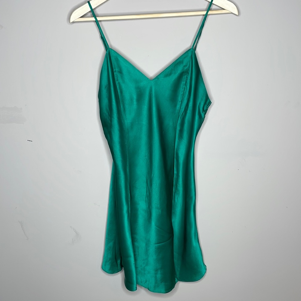 Vintage Victoria’s Secret 100% Silk Green Chemise